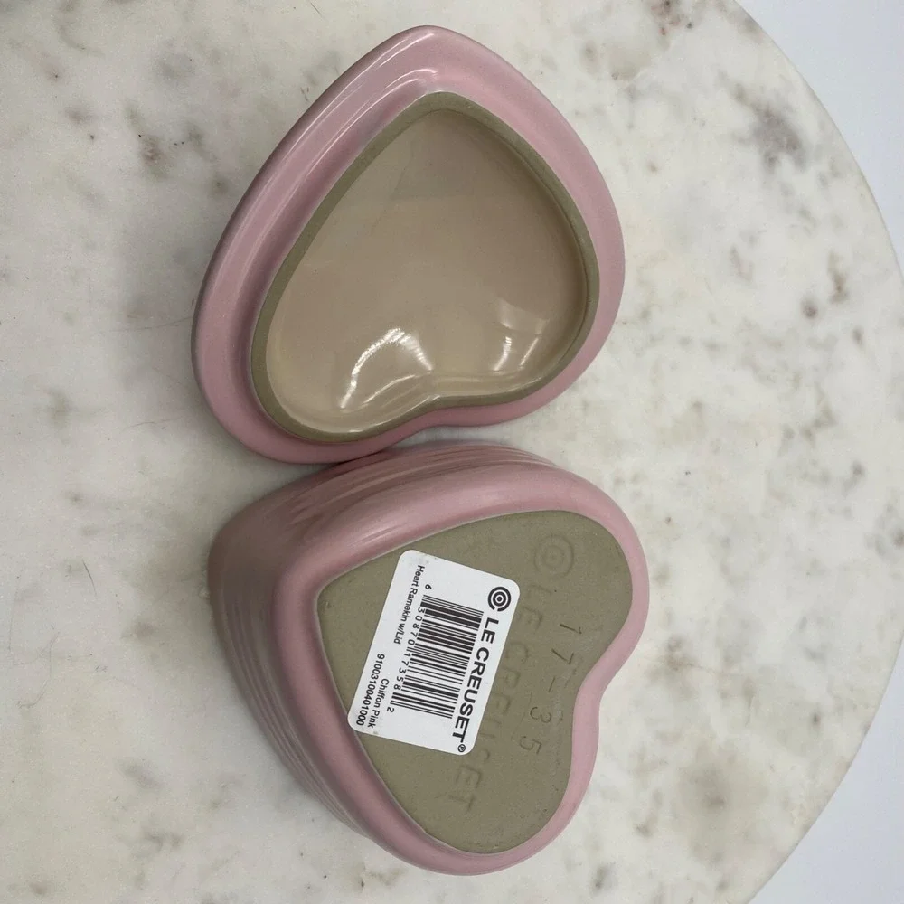 Le Creuset Pink Heart Ramekin Stoneware Individual Serving‎ Casserole or Dessert